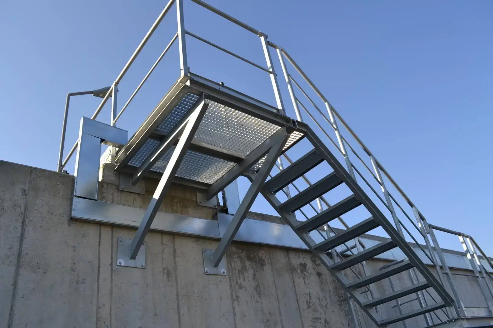 Лестничные конструкции и площадки обслуживания gallery 4
