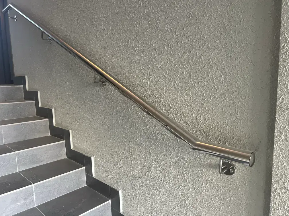 Ограждения, перила, поручни