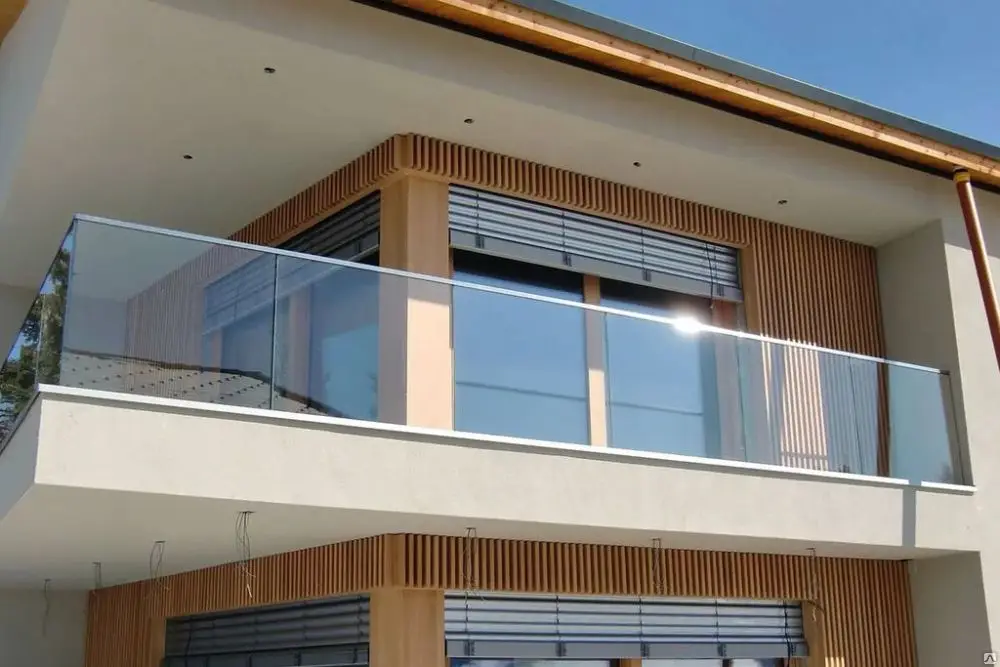 Балконные ограждения из стекла