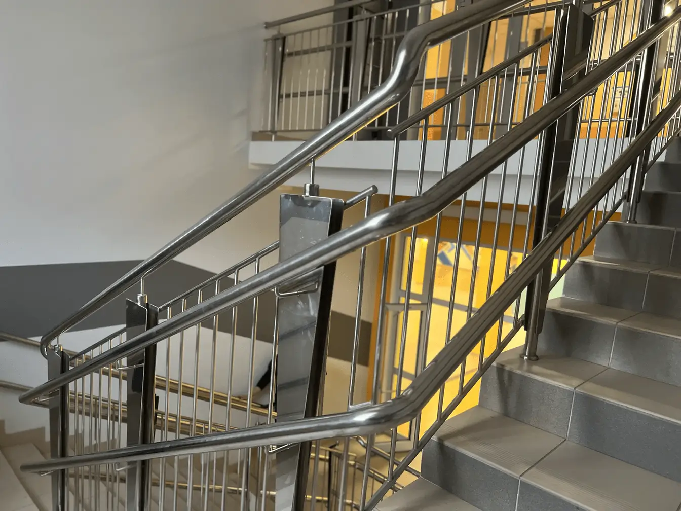 Лестничные ограждения из нержавеющей стали