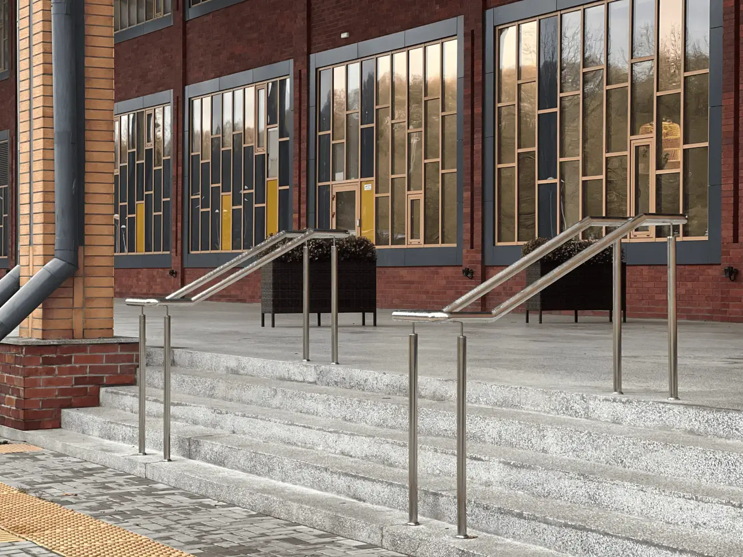 Ограждения входной группы из нержавеющей стали