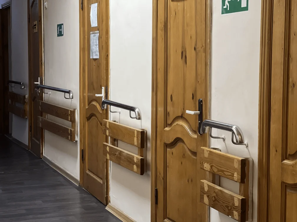 Поручни для больниц и госпиталей cover